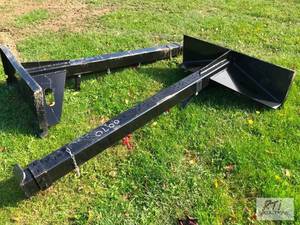 lot 170 image: Telescopic boom pole for skid loade...
