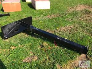 lot 172 image: Telescopic boom pole for skid loade...