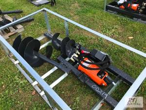 lot 211 image: Wolverine hydraulic post hole digge...