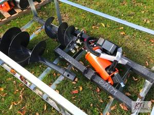 lot 208 image: Wolverine hydraulic post hole digge...