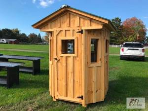 lot 337 image: 5x5 wooden hunting blind with 360 d...