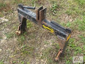 lot 355 image: Speeco Category 1 Quick Hitch. Loca...