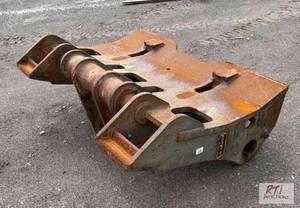 lot 397 image: JRB 420 Wheel Loader Quick Coupler....