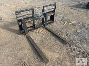 lot 405 image: HLA Step Through Pallet Forks. 42in...