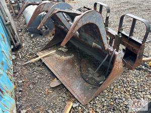 lot 430 image: Bobcat 5ft Hydraulic Grapple Bucket...