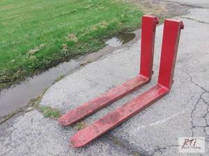 lot 443 image: Kenhar 48in class 4 Forks, 14,000lb...