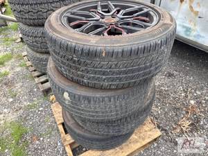 lot 580 image: (4) Landspider CityTraxx HP tires,...