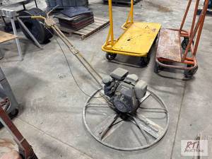 lot 607 image: Power Trowel. Honda GC160 gas engin...