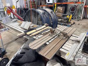 lot 633 image: Lot of Assorted Concrete Hand Tools...