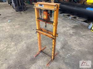 lot 660 image: Northern Industrial Tools 12 ton hy...