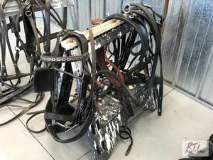 lot 667 image: Amish leather harness. Horse size. ...
