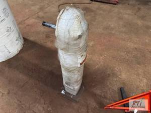 lot 675 image: Trailer tongue jack. (Lot 16) Locat...