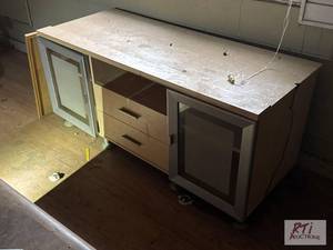 lot 734 image: TV stand, 53in long x 22in wide. (L...