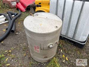lot 778 image: 75 gallon steel tank. (Lot 57) Loca...