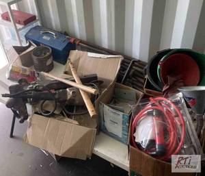 lot 802 image: Lot of shop supplies including pipe...